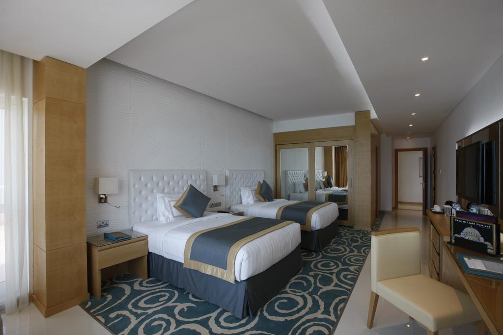 Oceanic Khorfakkan Resort & Spa Khor Fakkan Extérieur photo