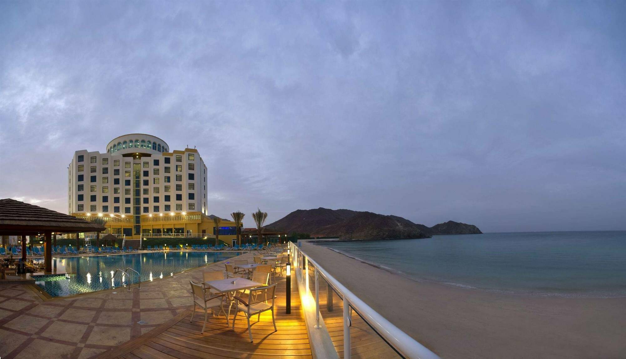 Oceanic Khorfakkan Resort & Spa Khor Fakkan Extérieur photo